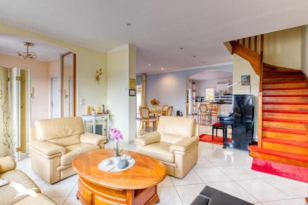 Maison à vendre |  Champagne-sur-Oise |  5 pièces | 151 m²