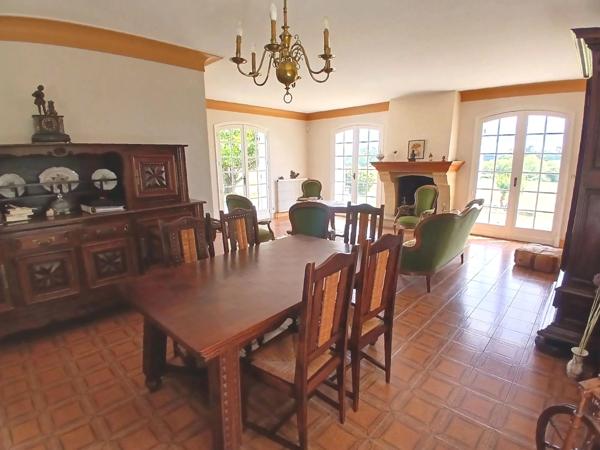 Maison familiale traditionnelle, à proximité des commodités locales