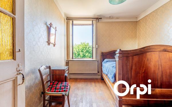 Maison à vendre    5 pièces • 220 m2 Lentilly