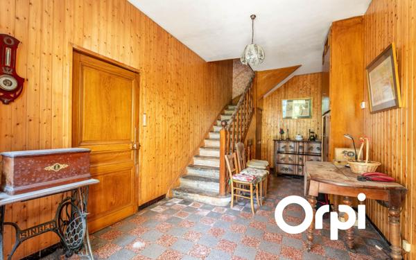 Maison à vendre    5 pièces • 220 m2 Lentilly