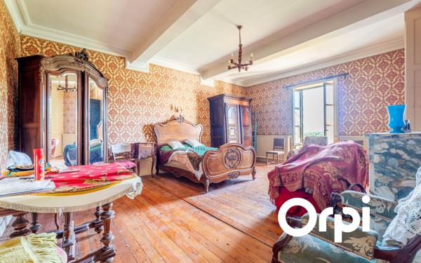 Maison à vendre    5 pièces • 220 m2 Lentilly