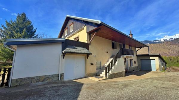 Maison à vendre 8 pièces (73), Terrain clos, Sans vis à vis, Proche des commodités