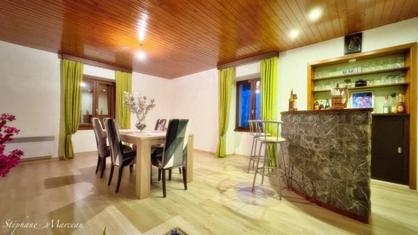 Maison à vendre 8 pièces (73), Terrain clos, Sans vis à vis, Proche des commodités