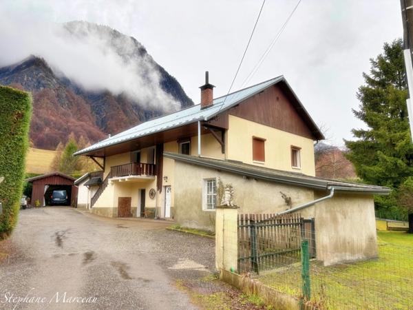 Maison à vendre 8 pièces (73), Terrain clos, Sans vis à vis, Proche des commodités