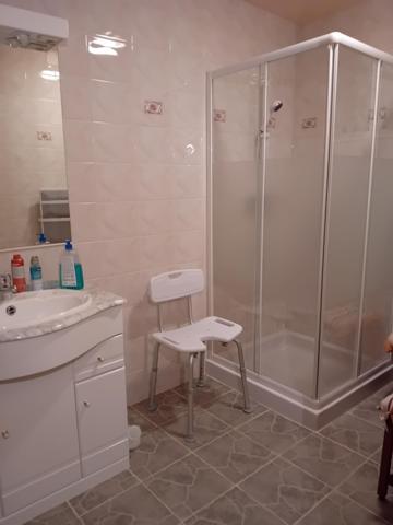 La Crèche,  maison en pierres 4 chambres, terrain, dépendances.