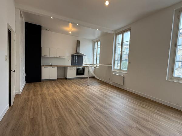 Appartement Cognac 2 chambres et terrasse 60 m2.