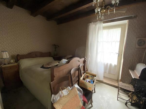 Maison à rénover avec grange et terrain à 20 minutes de Civray