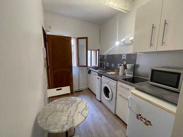 A LOUER - AIX EN PROVENCE -  STUDIO MEUBLE - QUARTIER OPERA