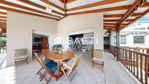 Maison 3 appartements vue mer, piscine, potentiel locatif