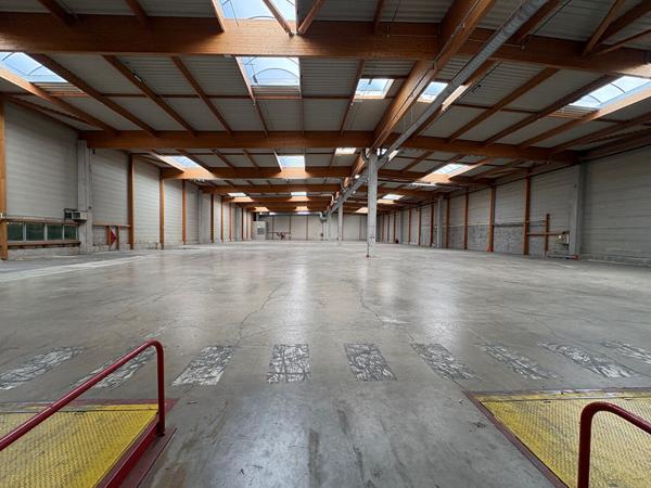 Entrepôt / local industriel Dampierre 3050 m2