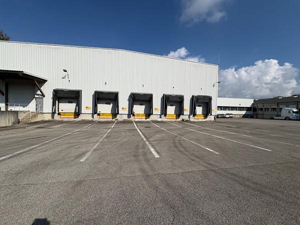 Entrepôt / local industriel Dampierre 3050 m2