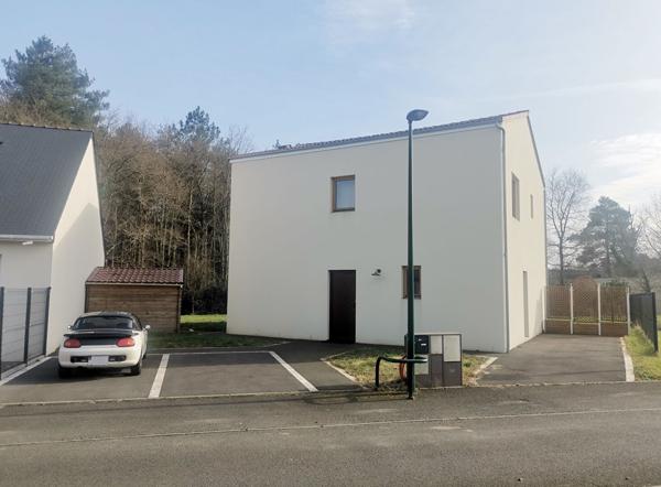 Maison de 139m² - Ecommoy - 4 chambres - jardin dans quartier calme