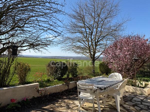 Maison à vendre 7 pièces de 141 m2 Saint Georges sur Baulche (89) 4 chambres. Sous sol. Terrain