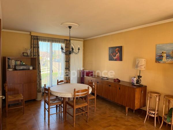 Maison à vendre 7 pièces de 141 m2 Saint Georges sur Baulche (89) 4 chambres. Sous sol. Terrain