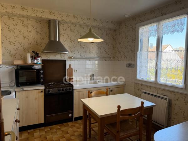 Maison à vendre 7 pièces de 141 m2 Saint Georges sur Baulche (89) 4 chambres. Sous sol. Terrain