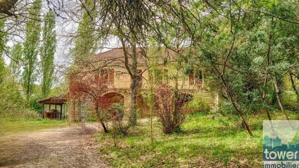 MAISON DE CARACTERE TOUTE EN PIERRE DE 1872, RENOVEE 92 M2 SUR PLUS DE 2000 M2 46150 BOISSIERES