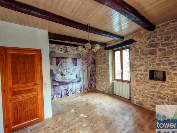 MAISON DE CARACTERE TOUTE EN PIERRE DE 1872, RENOVEE 92 M2 SUR PLUS DE 2000 M2 46150 BOISSIERES