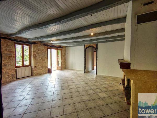 MAISON DE CARACTERE TOUTE EN PIERRE DE 1872, RENOVEE 92 M2 SUR PLUS DE 2000 M2 46150 BOISSIERES