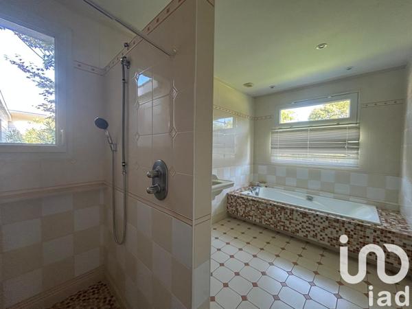 Maison à vendre 8 pièces 244 m² La Chapelle-Saint-Laud