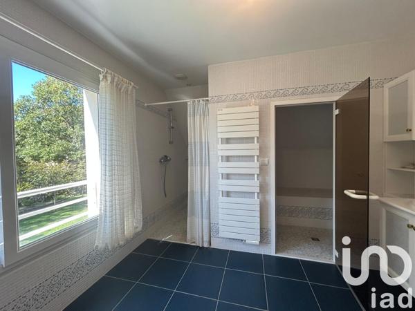 Maison à vendre 8 pièces 244 m² La Chapelle-Saint-Laud