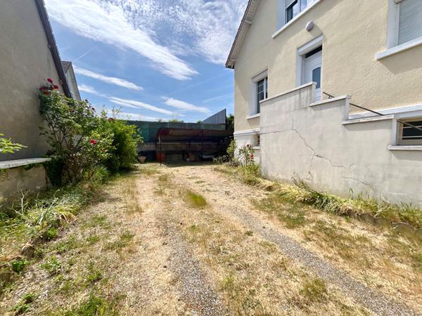 Maison ancienne à rafraîchir à vendre à Chatillon sur Indre - 7 pièces, 5 chambres