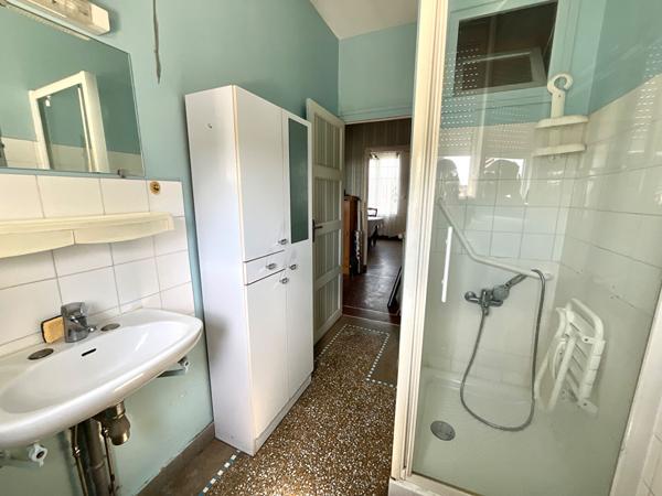 Maison ancienne à rafraîchir à vendre à Chatillon sur Indre - 7 pièces, 5 chambres