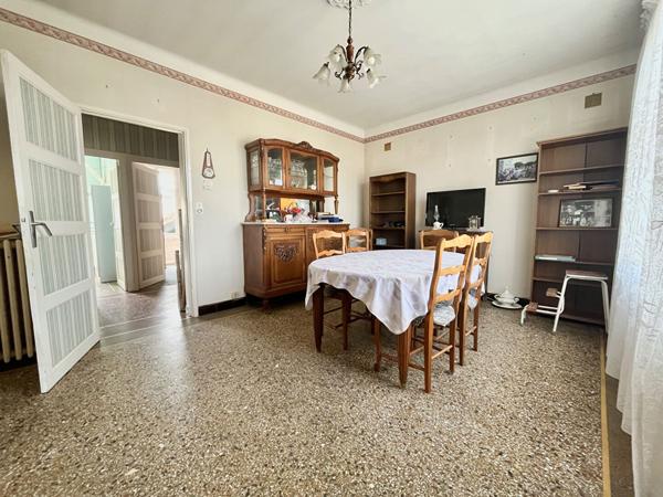 Maison ancienne à rafraîchir à vendre à Chatillon sur Indre - 7 pièces, 5 chambres