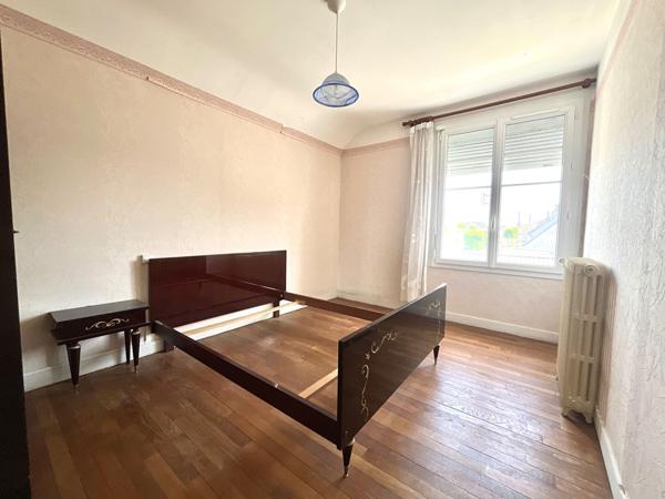 Maison ancienne à rafraîchir à vendre à Chatillon sur Indre - 7 pièces, 5 chambres
