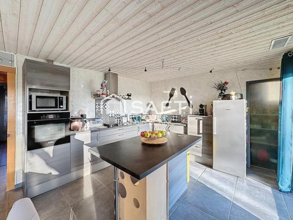 Maison T5 de 121 m² rénovée en 2016