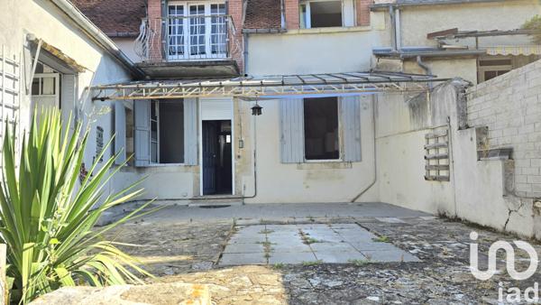 Maison à vendre 6 pièces 142 m² Saint-Amand-Montrond