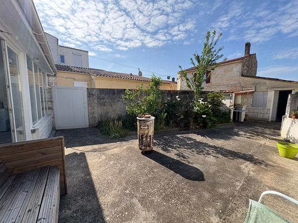 ROCHEFORT Centre-ville - Maison 65m² avec dépendance