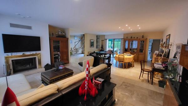 MAISON QUARTIER REMICOURT JARDIN ET 2 GARAGES