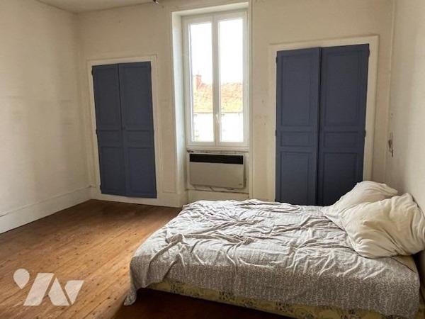 Maison de village YGRANDE 03160