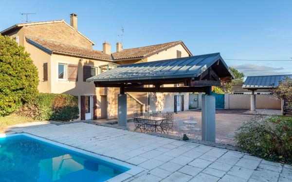 Maison à vendre    5 pièces • 158 m2 Mâcon