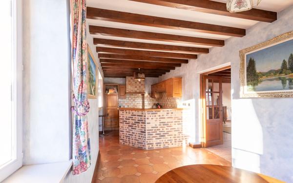 Maison à vendre    5 pièces • 158 m2 Mâcon