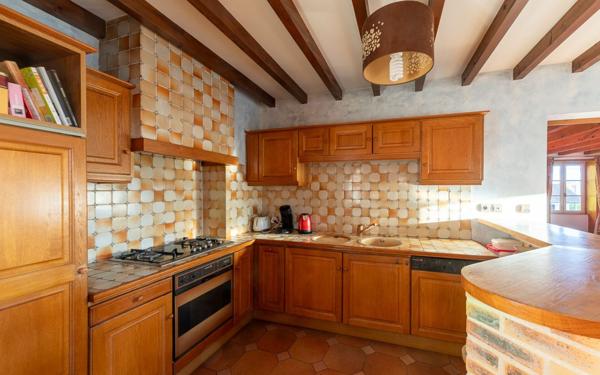 Maison à vendre    5 pièces • 158 m2 Mâcon