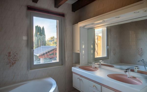 Maison à vendre    5 pièces • 158 m2 Mâcon