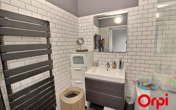 Appartement à vendre    3 pièces • 71 m2 Marseille 11