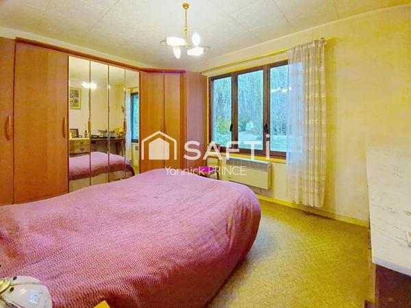 Maison à rénover dans charmant coin de verdure !