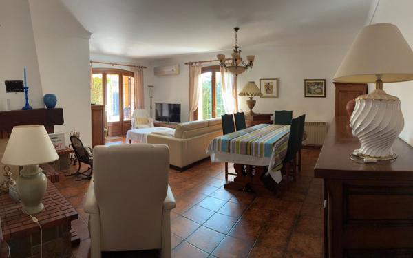 Maison à vendre    4 pièces •  Saint-Cyr-sur-Mer