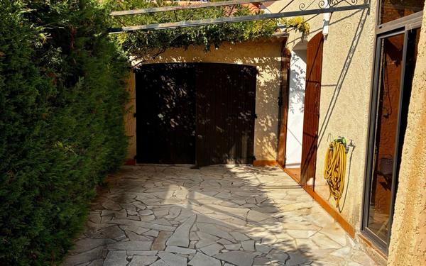 Maison à vendre    4 pièces •  Saint-Cyr-sur-Mer