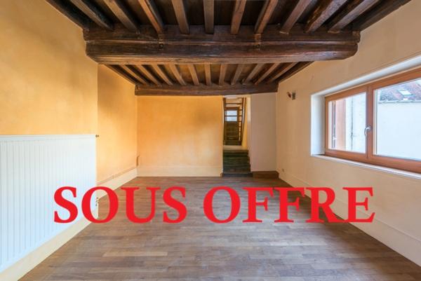 Appartement T2 en duplex loué – Proximité centre-ville de Nuits-Saint-Georges
