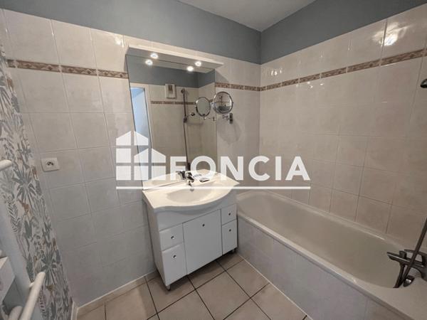 Location Appartement 3 pièces 54.09 m² - 1 RUE DES LANNES Mourenx 64150