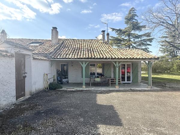 Bourg-de-Visa (82190) Bourg de Visa Domaine éco-responsable avec 4 habitations et activité locative sur 6 ha