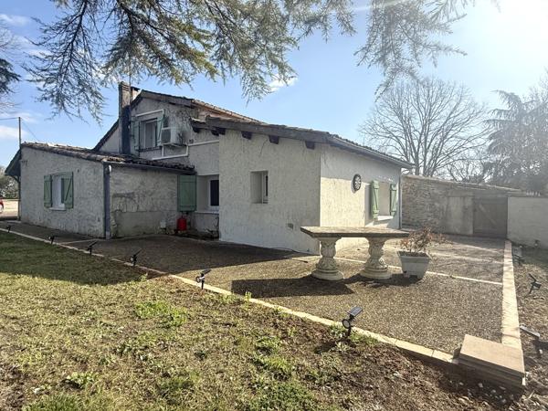 Bourg-de-Visa (82190) Bourg de Visa Domaine éco-responsable avec 4 habitations et activité locative sur 6 ha