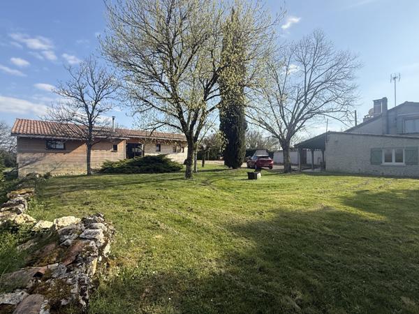 Bourg-de-Visa (82190) Bourg de Visa Domaine éco-responsable avec 4 habitations et activité locative sur 6 ha