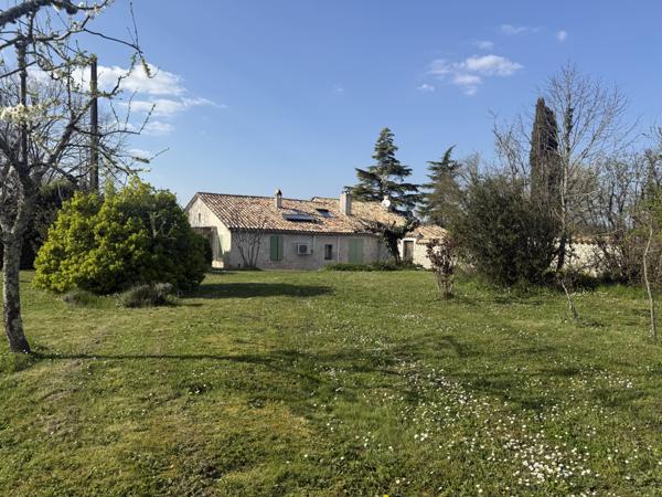 Bourg-de-Visa (82190) Bourg de Visa Domaine éco-responsable avec 4 habitations et activité locative sur 6 ha