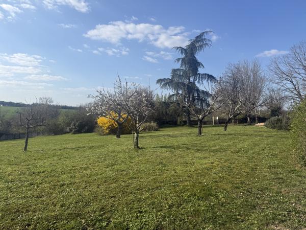 Bourg-de-Visa (82190) Bourg de Visa Domaine éco-responsable avec 4 habitations et activité locative sur 6 ha