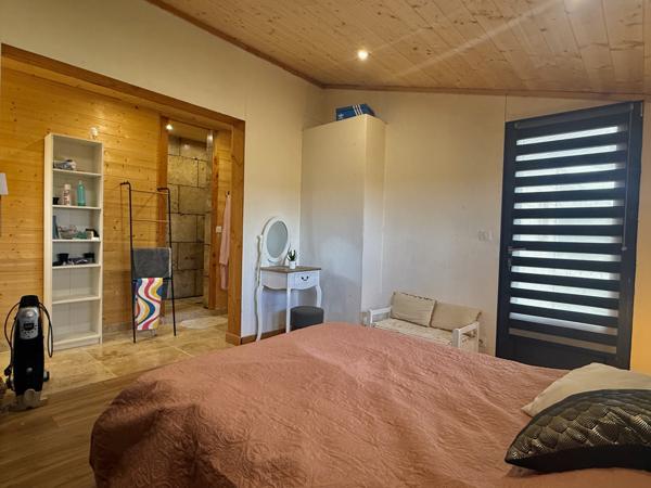 Bourg-de-Visa (82190) Bourg de Visa Domaine éco-responsable avec 4 habitations et activité locative sur 6 ha