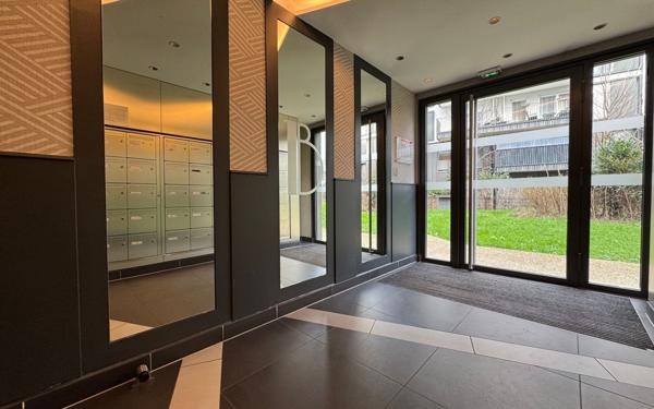 Appartement à vendre    3 pièces • 62,81 m2 Noisy-le-Sec